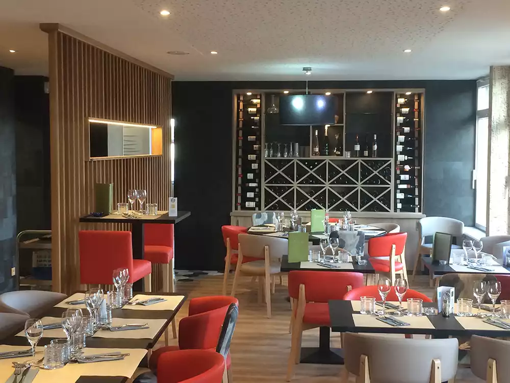 Restaurant Le Boeuf qui fume Pontivy realisations Art Bois Concept min
