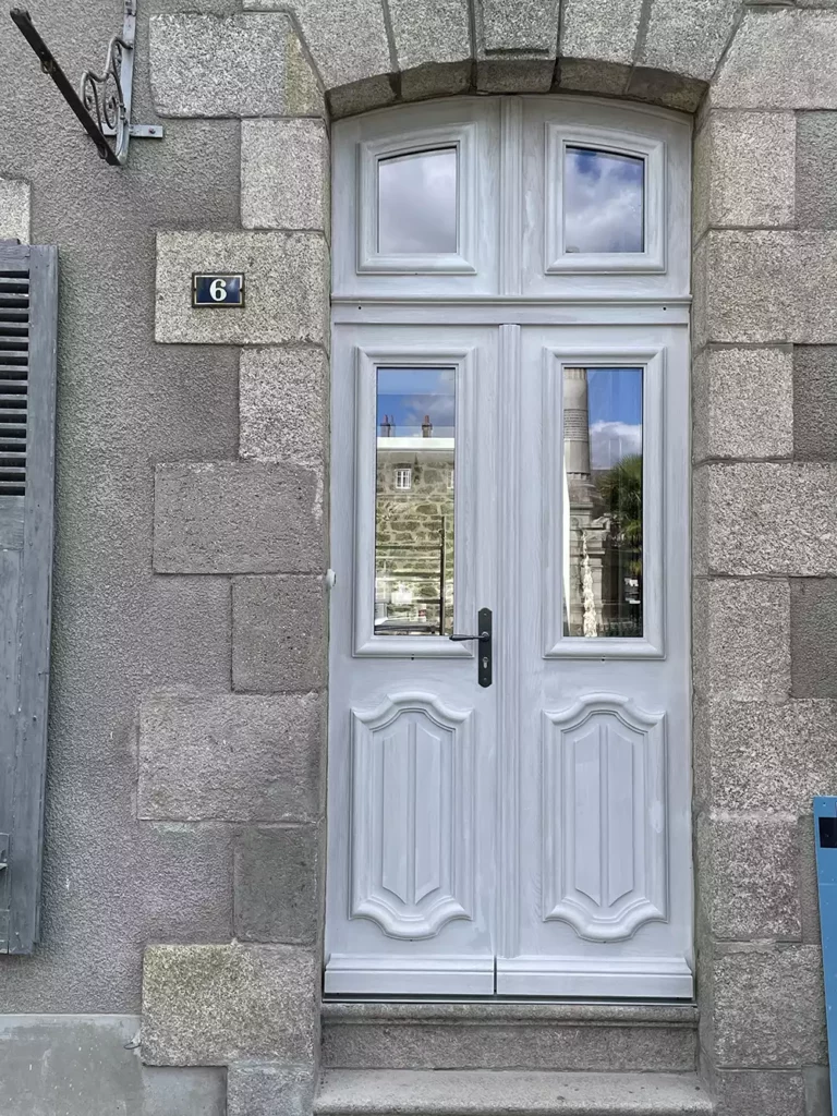 portes entree sur mesure realisations particuliers Art Bois Concept min